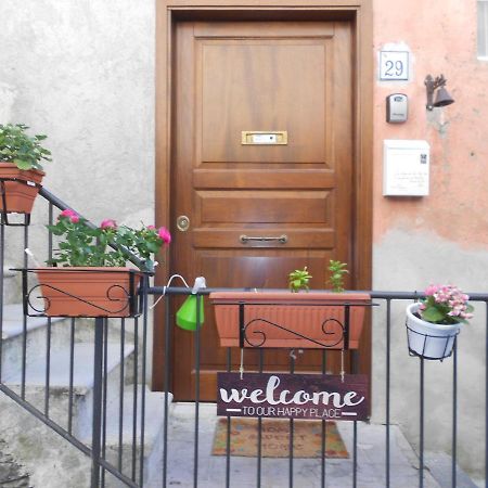 Alloggio Turistico Rizzuto - Centro Storico Bracciano  Exterior photo