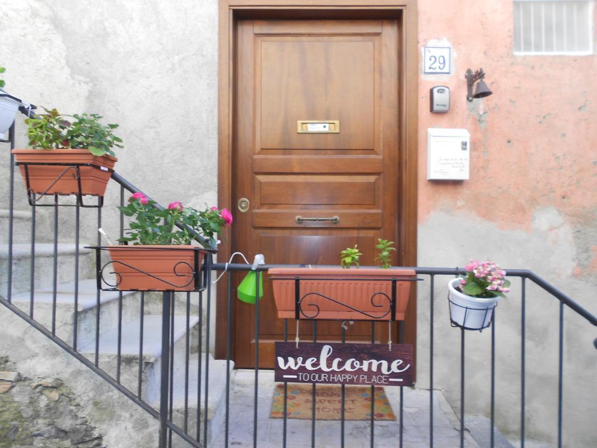 Alloggio Turistico Rizzuto - Centro Storico Bracciano  Exterior photo